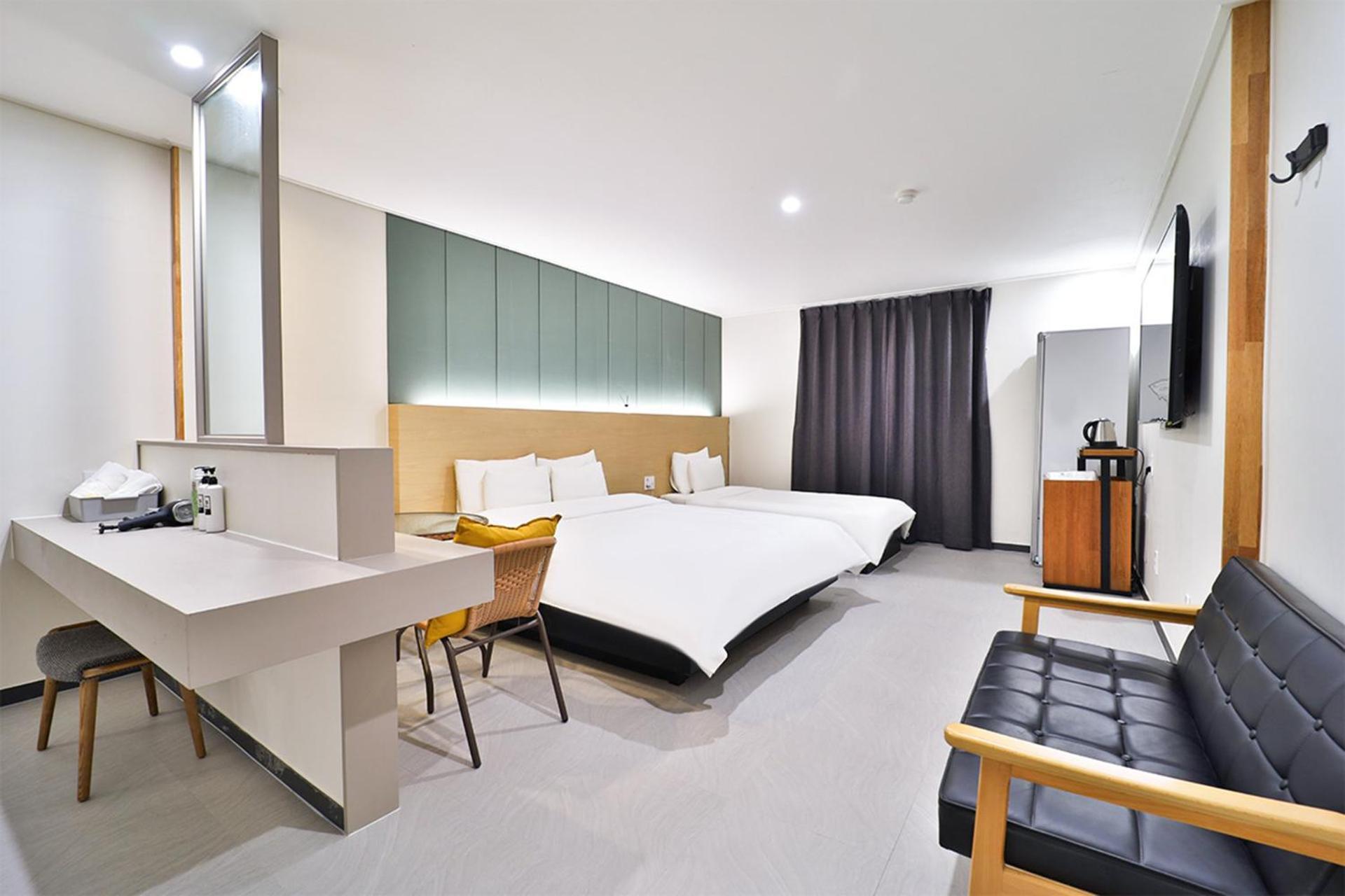 Calm Rest Hotel Busan Sasang Ngoại thất bức ảnh